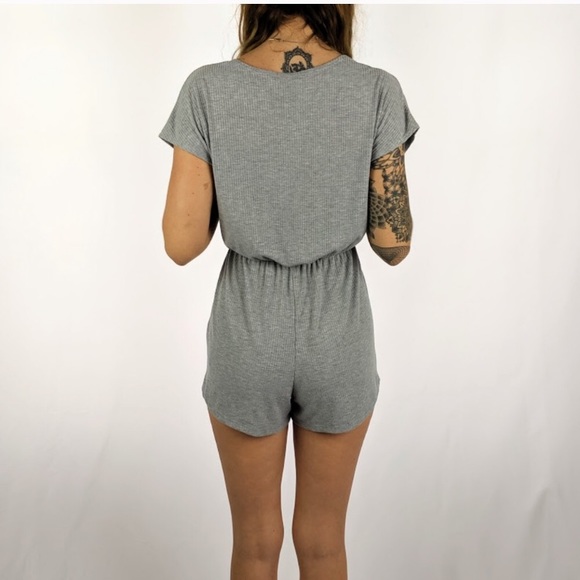 🦋3/$50 Anthropologie Ecote light pink rubbed romper - Picture 4 of 11